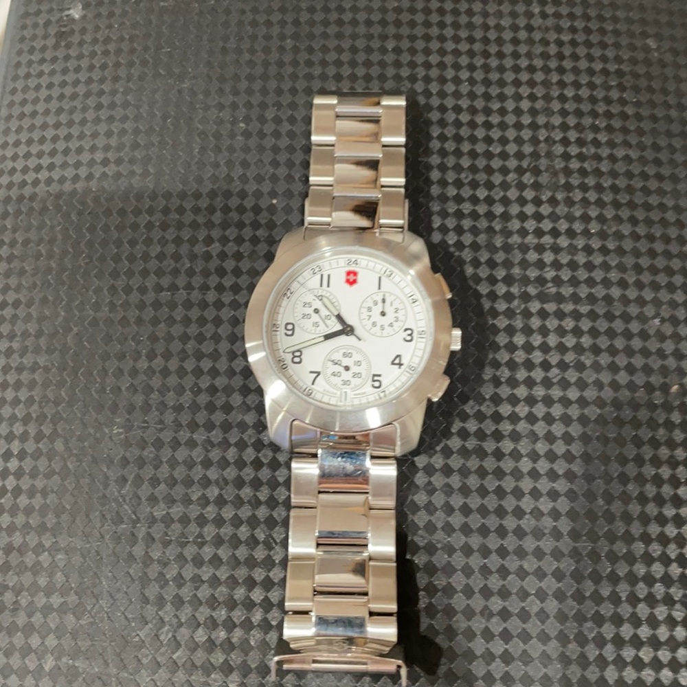 Men’s/unisex Victorinox stainless steel watch